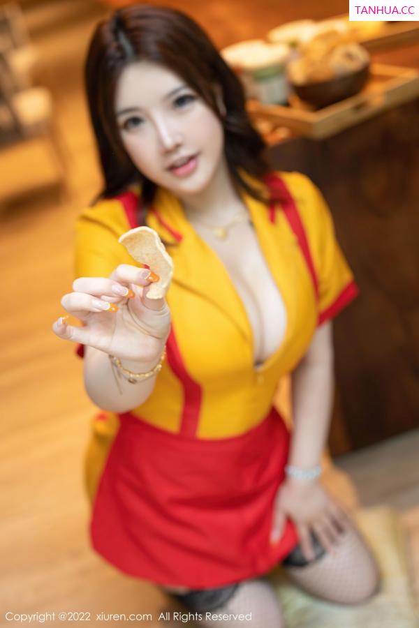小海臀  [XiuRen]高清写真图 2022.08.29 No.5509 小海臀Rena第10张图片